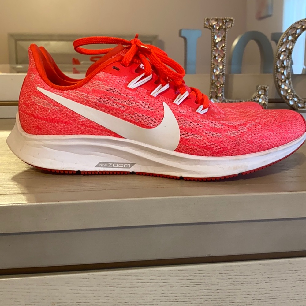 Nike Air Pegasus 36 size 6 crimson